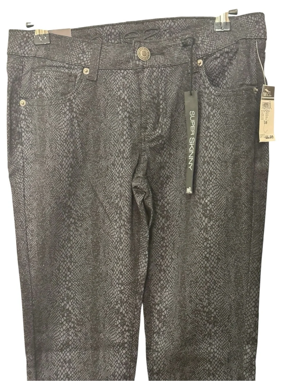 Rue21 Super Skinny Black Snakeskin Jeans NWT womens size 5/6